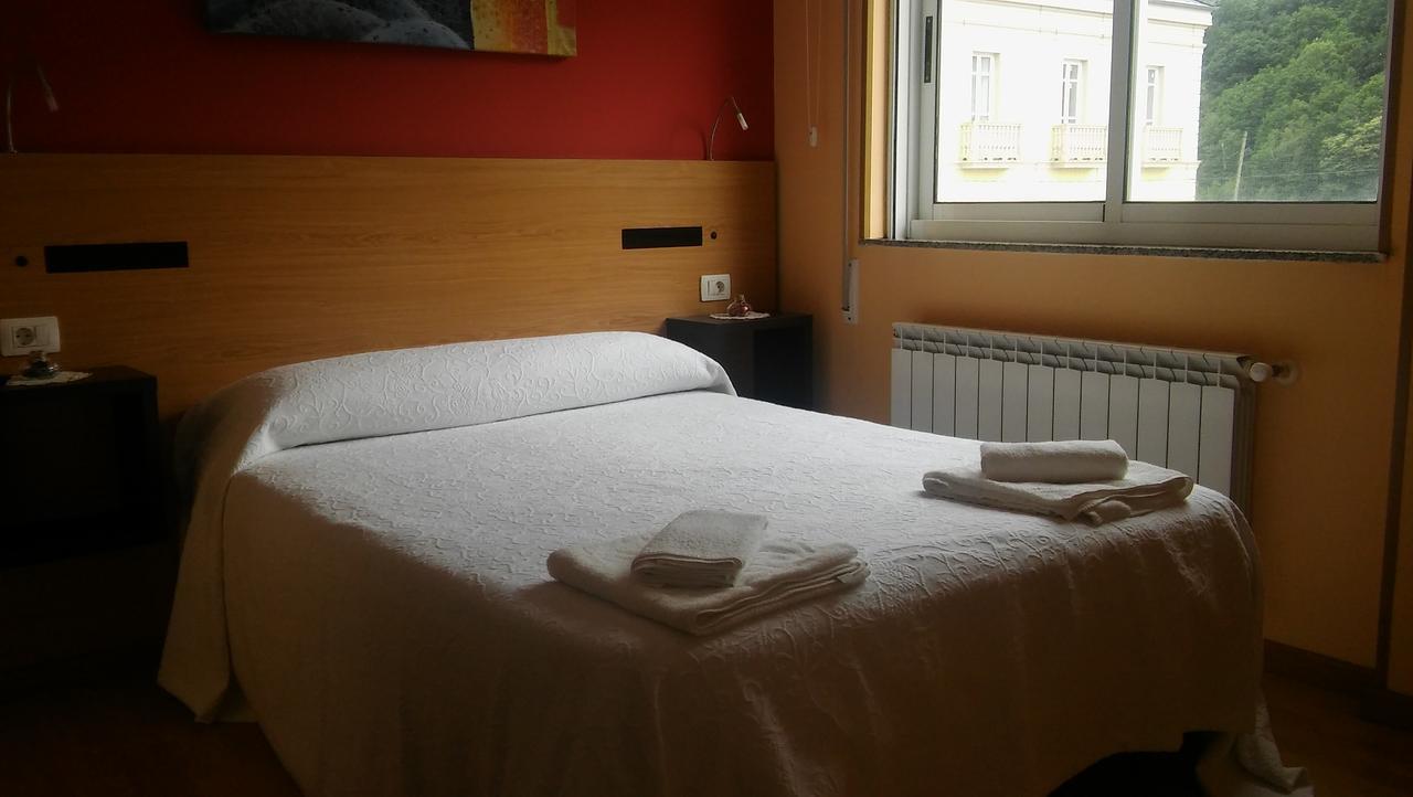 Hostal-Meson Vilasante トリアカステーラ エクステリア 写真